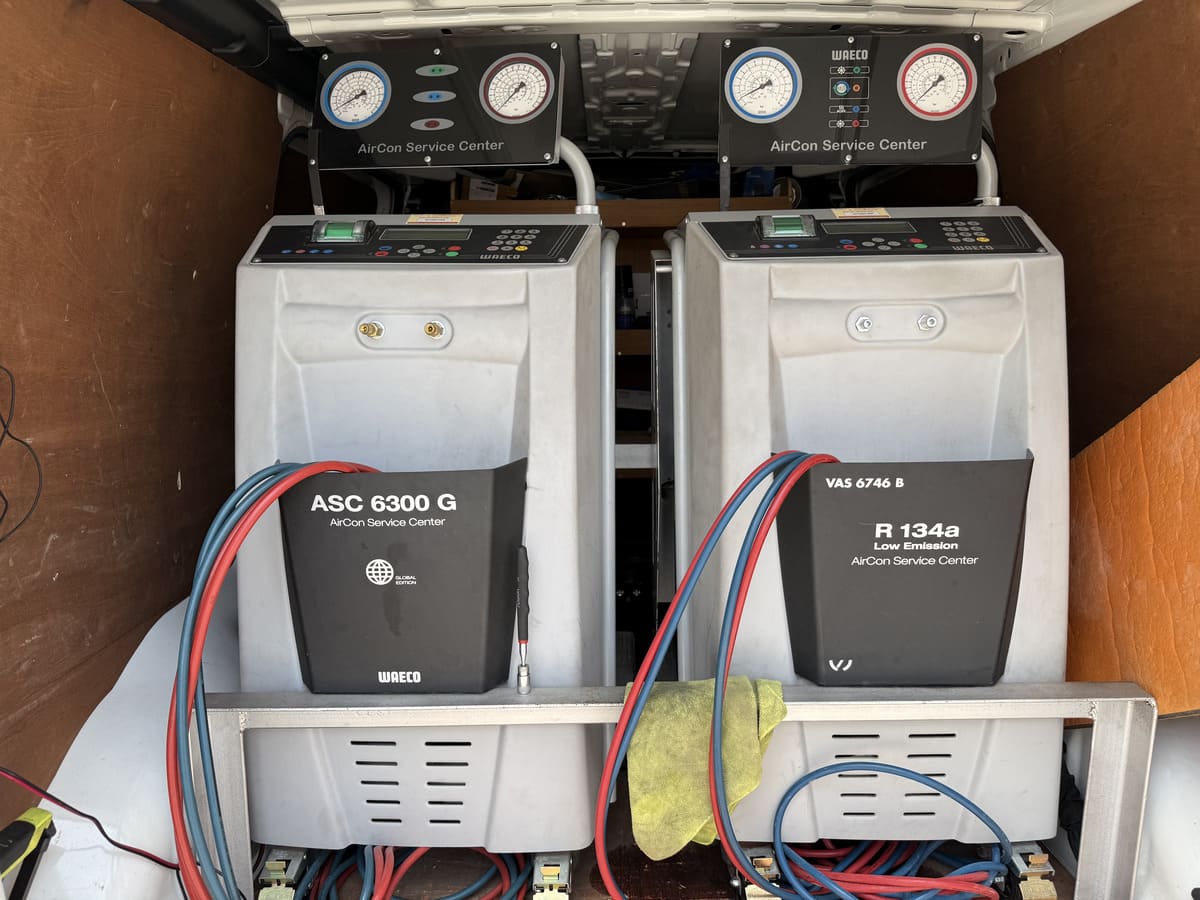 Autocool refrigerant recovery and recharge units used for the vacuum and regas process